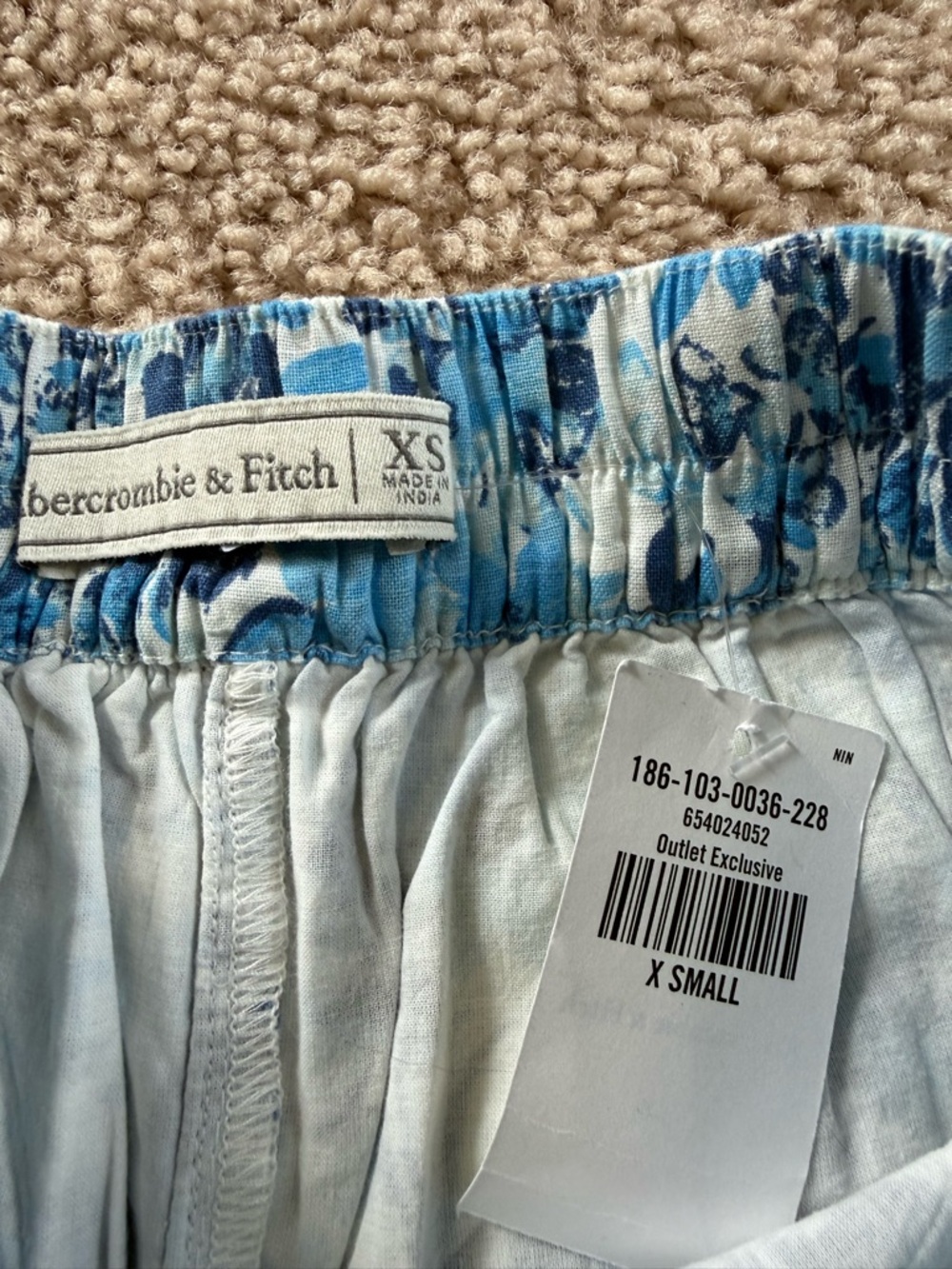 NWT Abercrombie & Fitch Blue Floral Shorts Size XS - Picture 4 of 9
